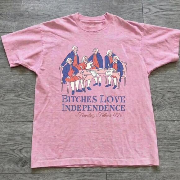 Tops - Light Graphic Tee With Design